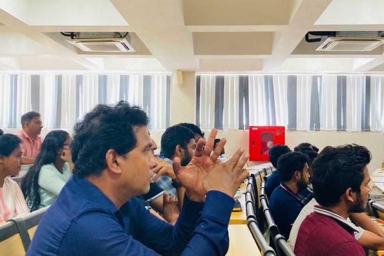 Be a Guiding Light – A Motivational Session for ITUM Staff