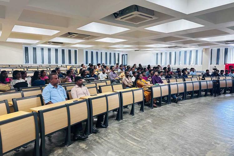 Be a Guiding Light – A Motivational Session for ITUM Staff