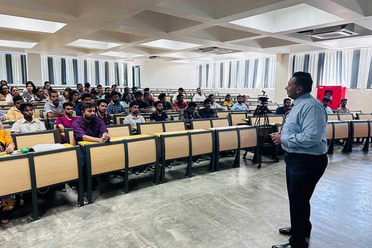 Be a Guiding Light – A Motivational Session for ITUM Staff