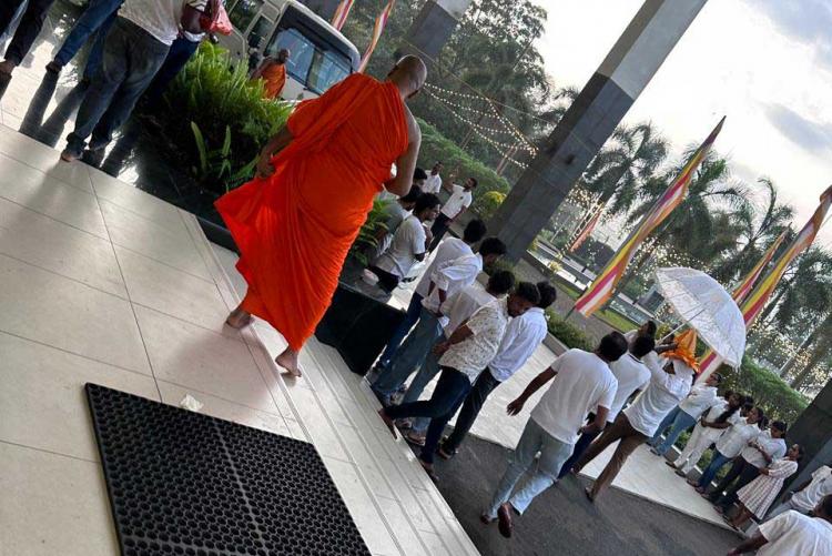 Pirith Chanting and Alms-Giving Ceremony at ITUM: A Night of Spiritual Blessings
